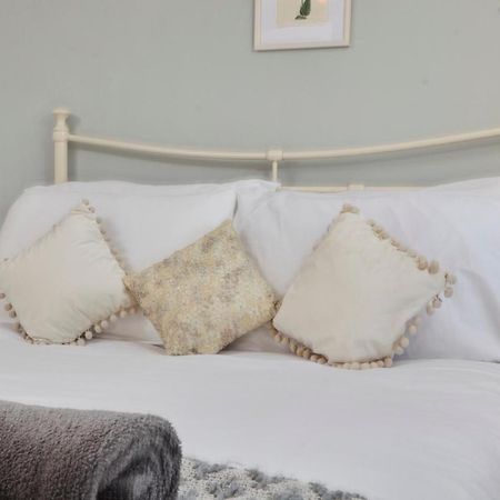 Windlass Cottage Lymington Bagian luar foto