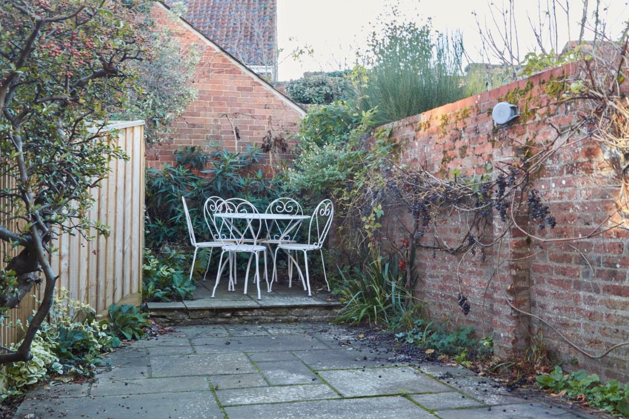 Windlass Cottage Lymington Bagian luar foto
