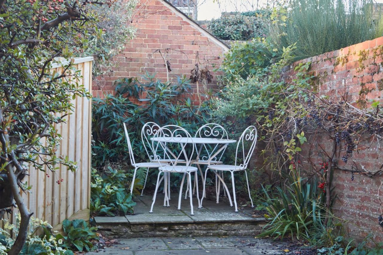 Windlass Cottage Lymington Bagian luar foto