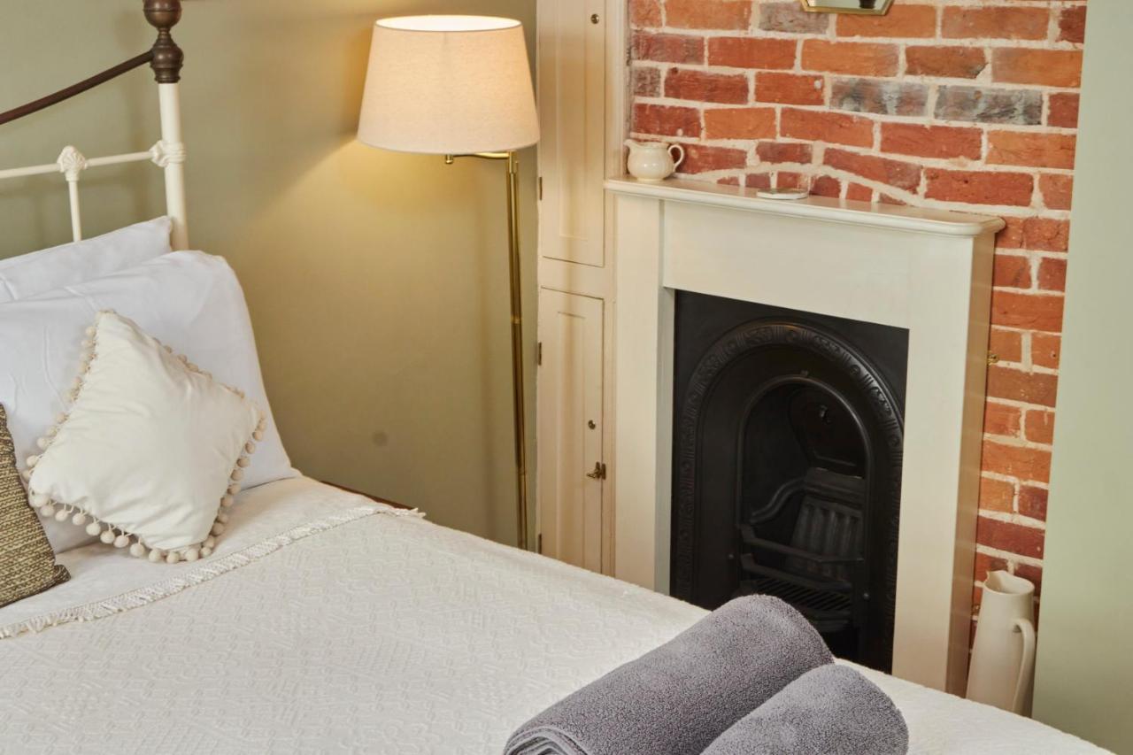 Windlass Cottage Lymington Bagian luar foto