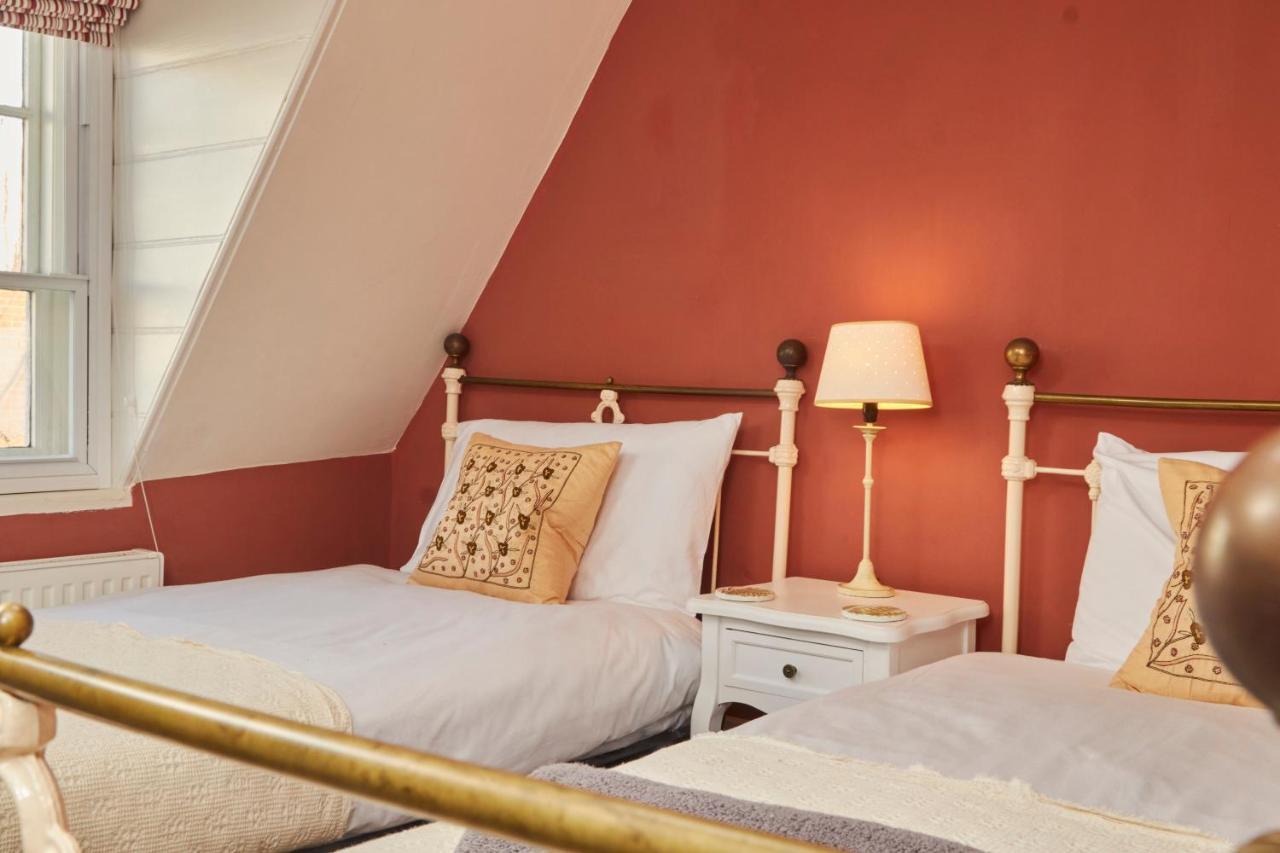 Windlass Cottage Lymington Bagian luar foto