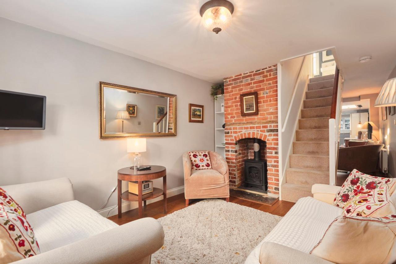 Windlass Cottage Lymington Bagian luar foto